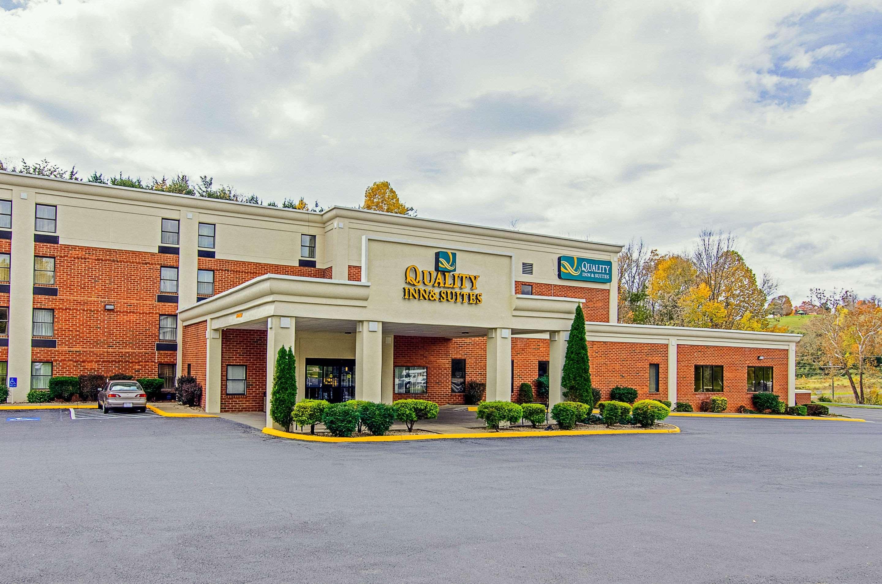 Quality Inn & Suites Lexington Near I-64 And I-81 Timber Ridge Extérieur photo